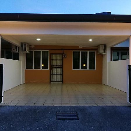 Address No 915, Lorong Uni Central 13, Taman Uni Central, Kuching Samarahan Expressway Exteriör bild